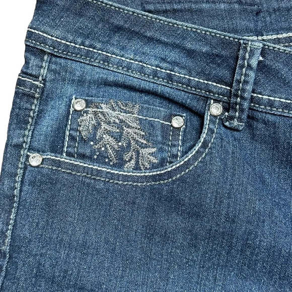 One-5-One Dark Washed Stud Embellished Jean. Sz: 14 - Picture 5 of 13